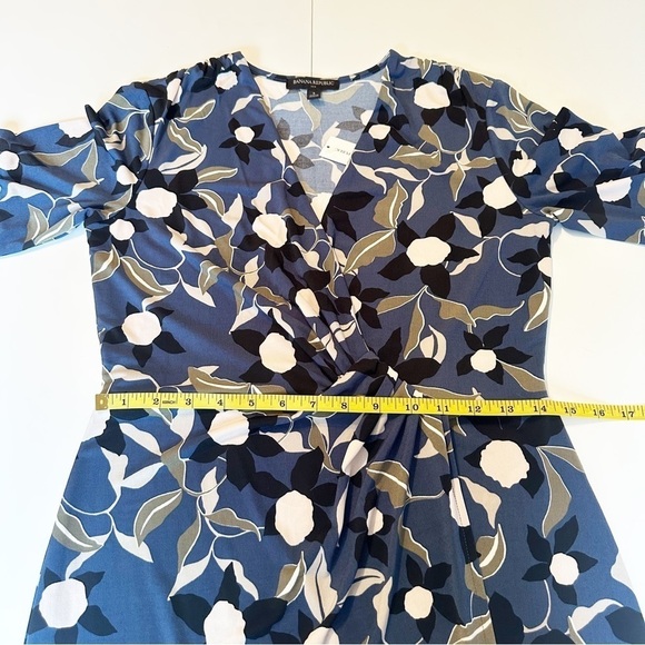 Banana Republic Factory Faux Wrap Knot Floral Dress NWT - Small - Picture 9 of 10